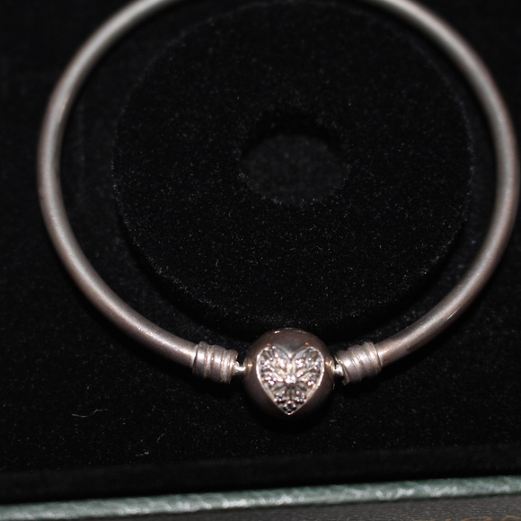 Pandora, You Melt My Heart Winter Bangle  bracelet - Picture 5 of 8
